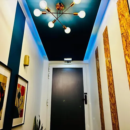 Apartment Cine *